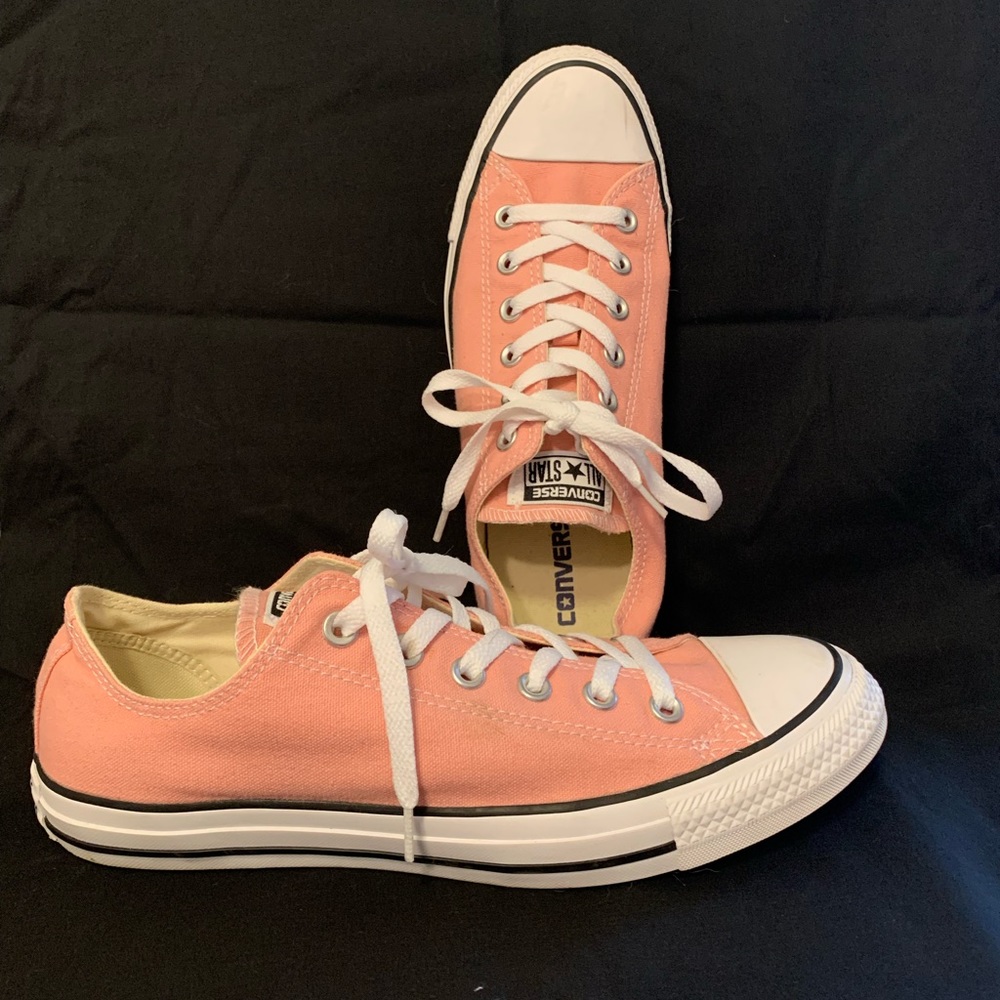 Converse low-top canvas sneaker pink